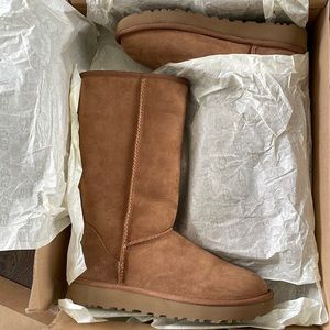 Brand New Ugg Women's Classic Tall II Chestnut boots